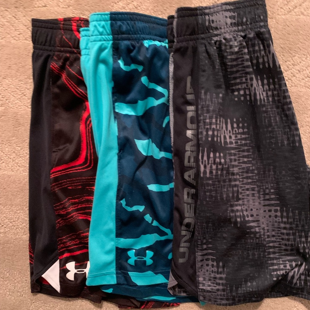 Boys Under Armor Shorts Bundle Size Small